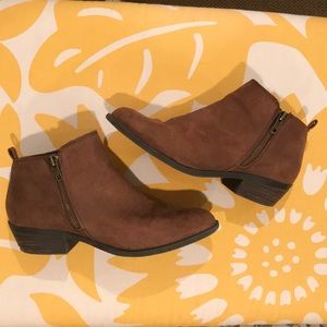 Swede brown booties